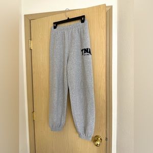 Aritzia TNA cozy fleece mega fit sweatpants, H Chrome/ Ink Navy, size small